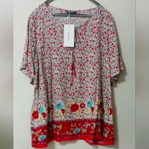 New BloomChic Floral Print Top - Red and Blue Accents Size 14-16 100%rayon